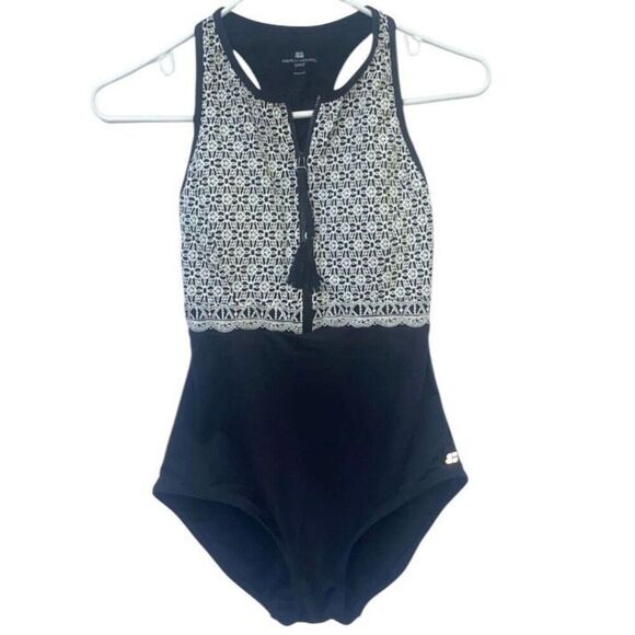 Beach House Sport Black & White Crochet Front Zip One-Piece Swimsuit Sz Medium - Picture 1 of 6
